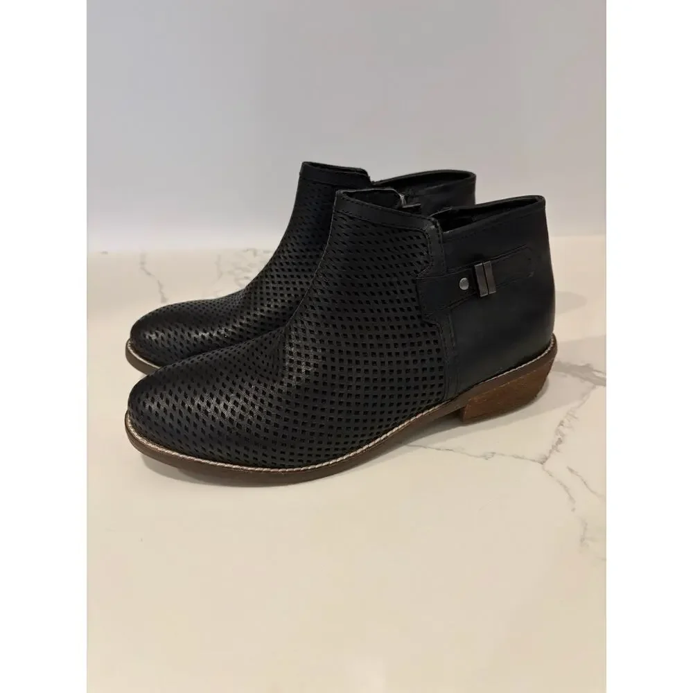 Softwalk Rimini Perf Womens Black Ankle &‎ Booties Boots Size 8 M New !